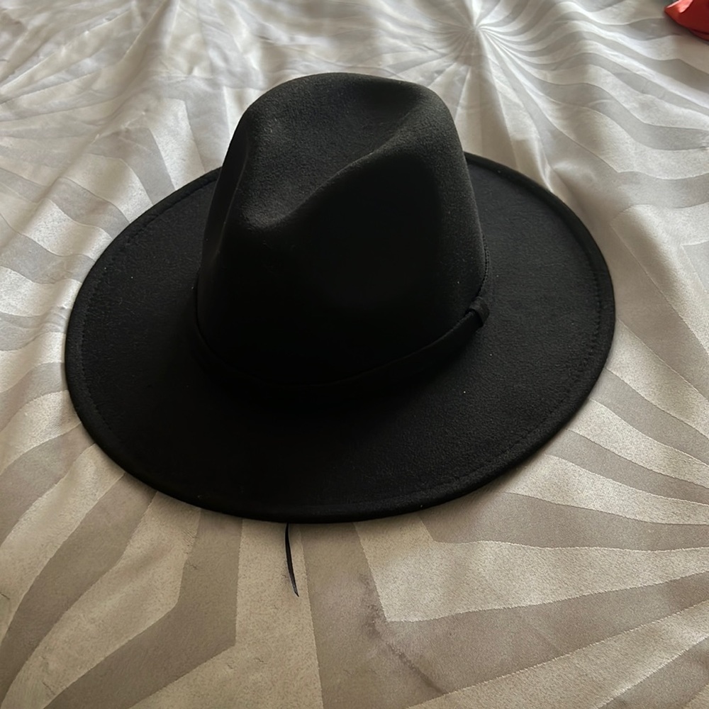 Perfect black fedora